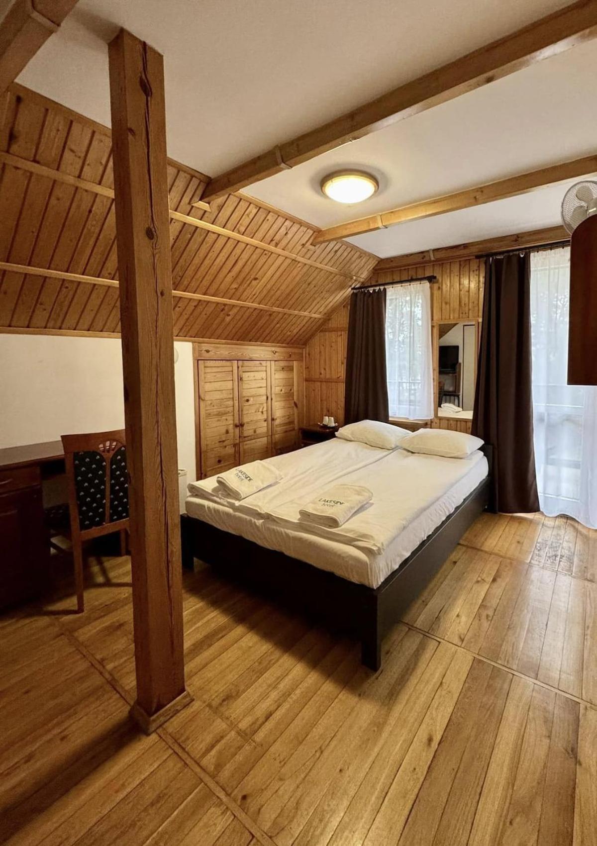 Powidz Lakeside Hotel & Restaurant 外观 照片