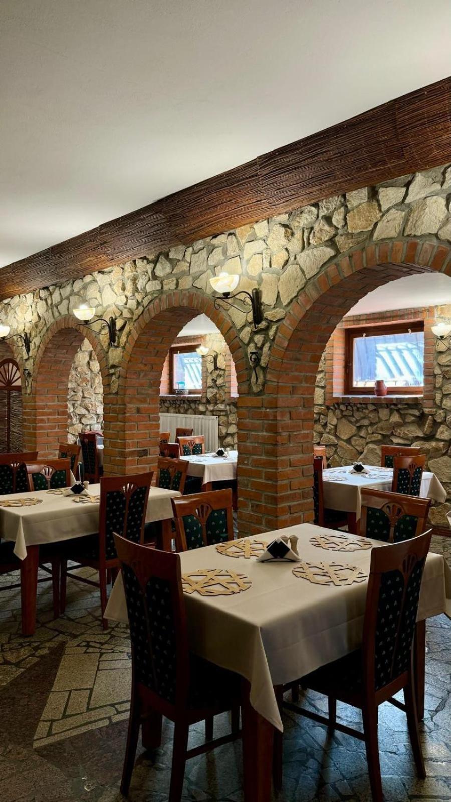 Powidz Lakeside Hotel & Restaurant 外观 照片