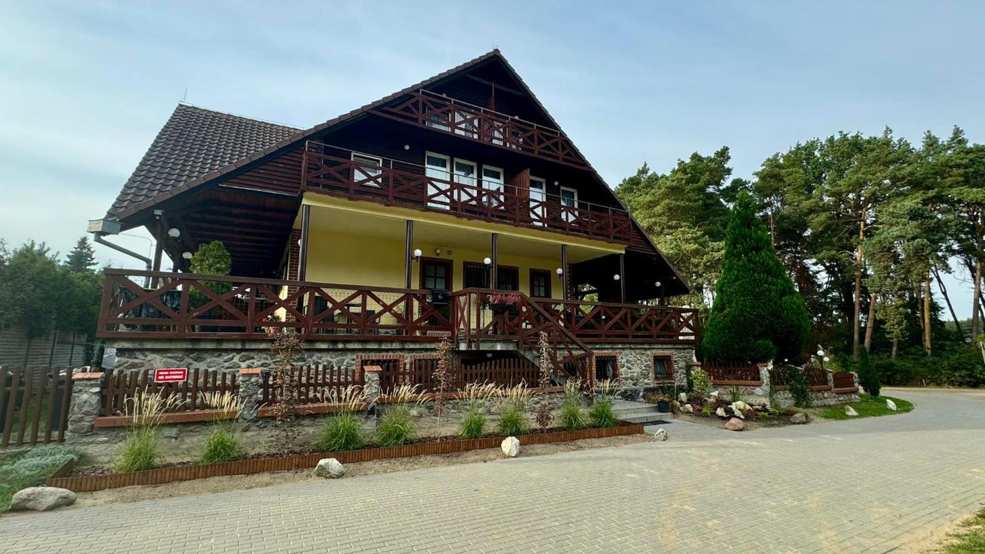 Powidz Lakeside Hotel & Restaurant 外观 照片